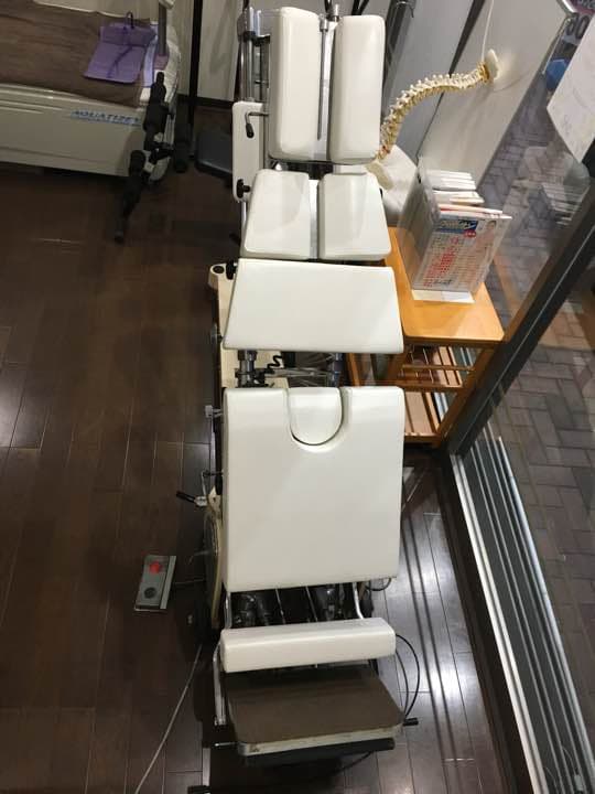 タカラベルモント製 トムソンベッド〔コンプレッサー付き〕