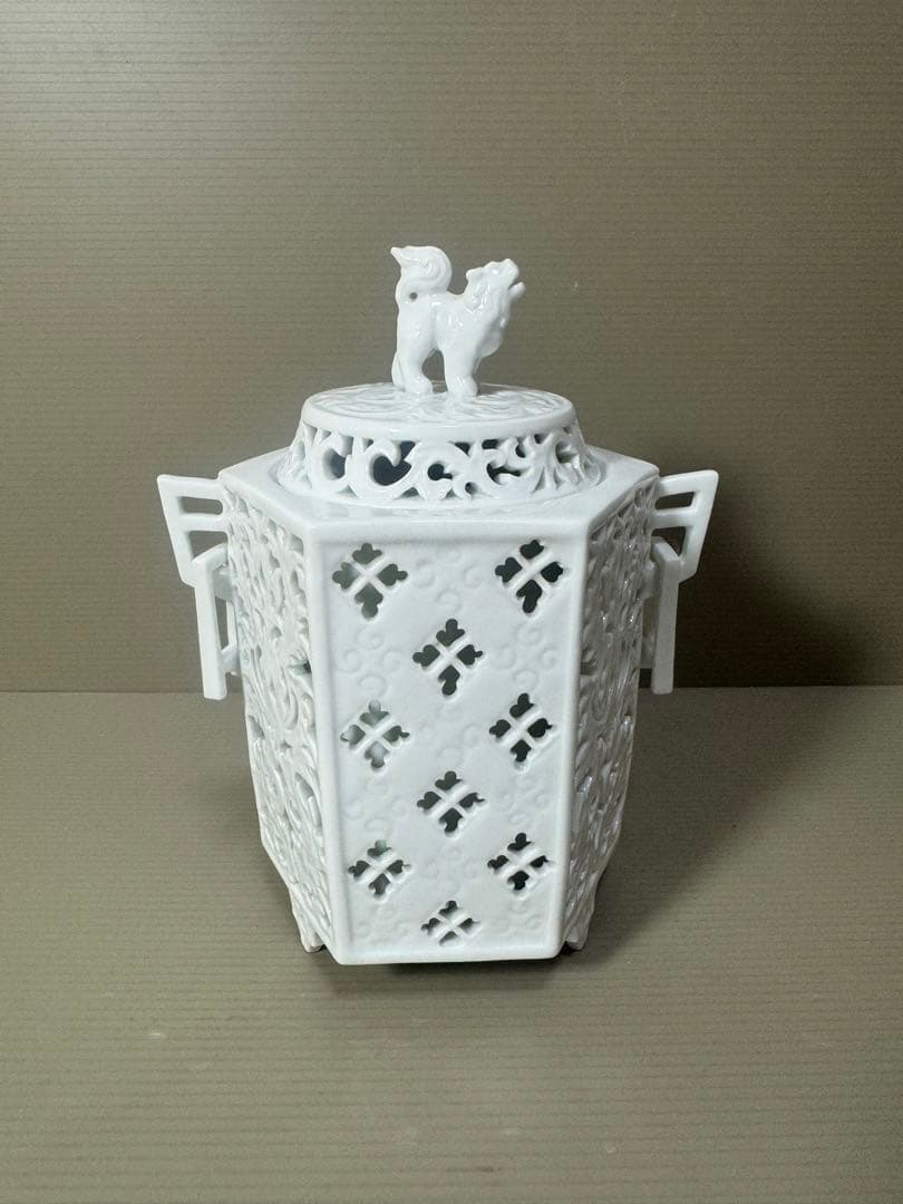 2180 杉原一壷 白磁 六角 透かし 獅子 三足　香炉　未使用