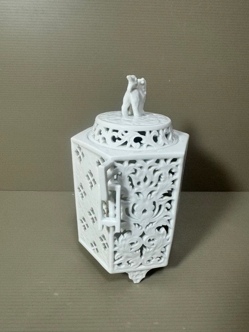 2180 杉原一壷 白磁 六角 透かし 獅子 三足　香炉　未使用