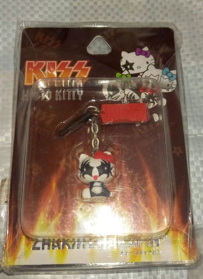 ☆コラボ☆KISS×KITTYチャームキャラピン&KISS×QPストラップセット