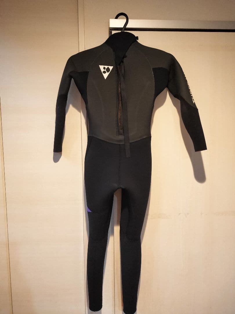 子供用　ウェットスーツ 5✕3ブラック サイズ140