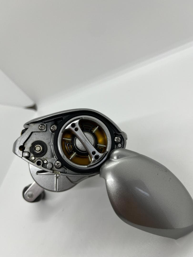 シマノ 07 メタニウム Mg 右ハンドル ベイトリール 中古品