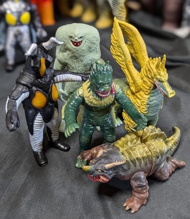 ウルトラＱ・ウルトラマン＆登場怪獣・宇宙人（バンダイ）ソフビ49体セット＋６