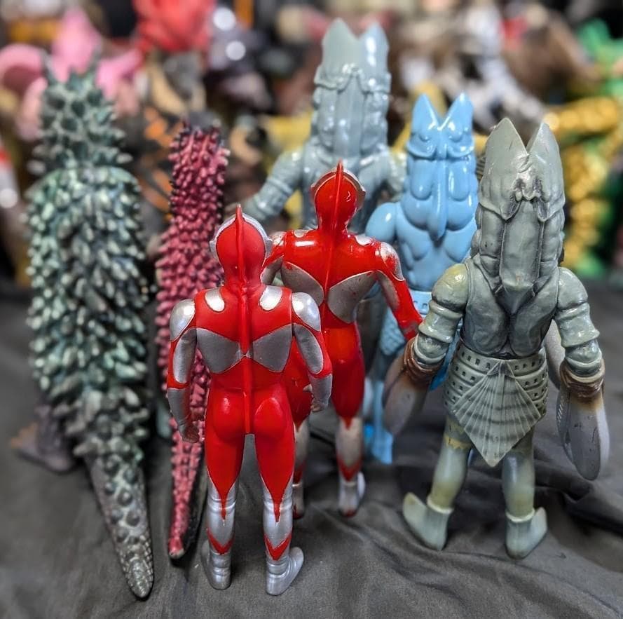 ウルトラＱ・ウルトラマン＆登場怪獣・宇宙人（バンダイ）ソフビ49体セット＋６