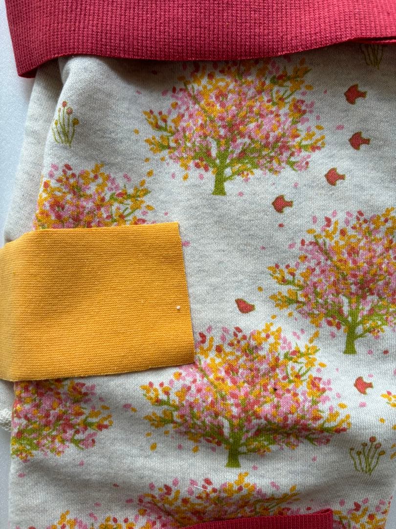 木と鳥の犬の服