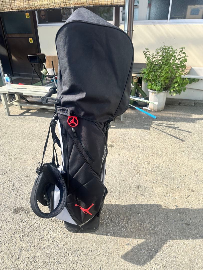 の*る様 NIKE ジョーダン　キャディバッグ 黒