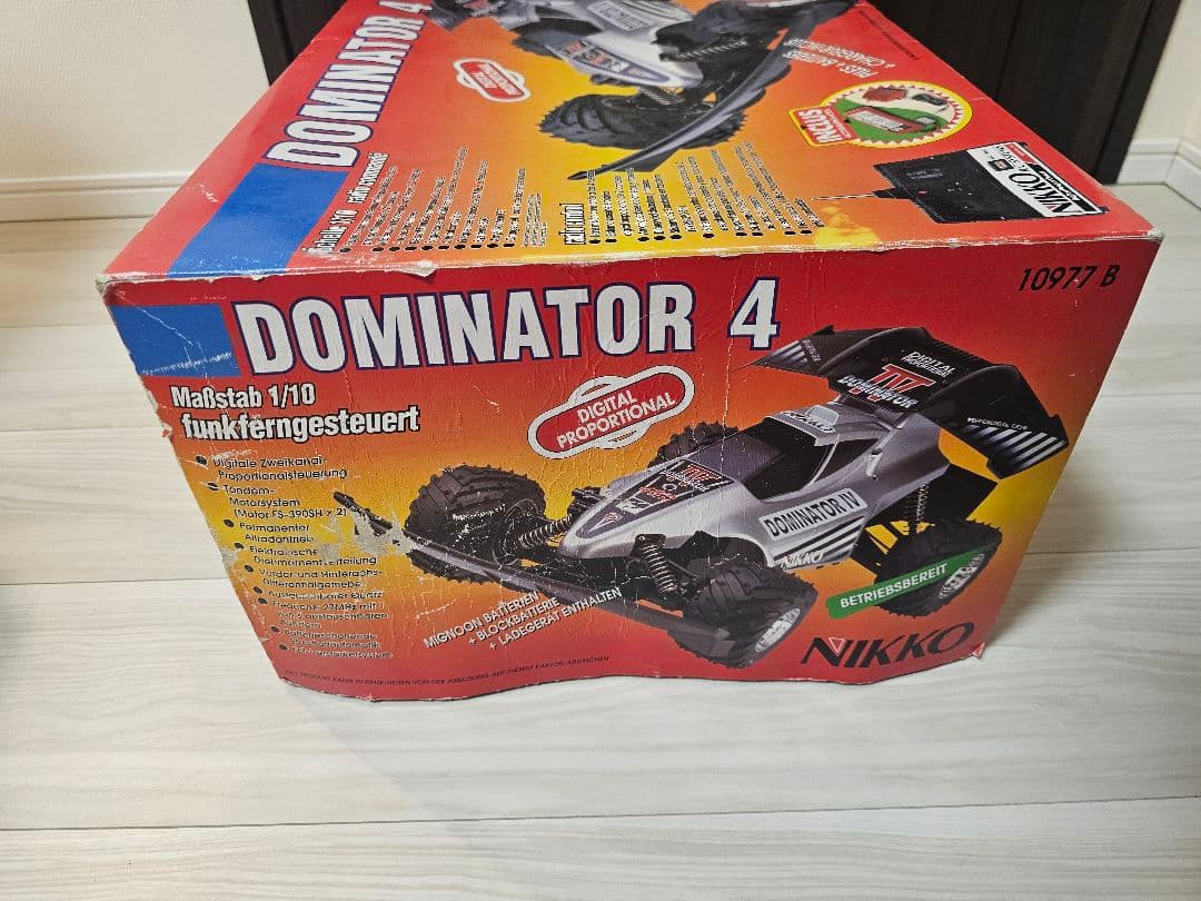 プ*様 NIKKO DOMINATOR 4 ラジオコントロールカー