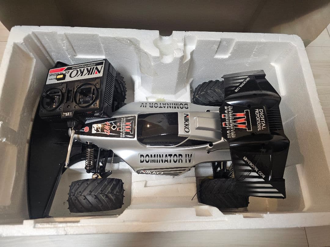 プ*様 NIKKO DOMINATOR 4 ラジオコントロールカー