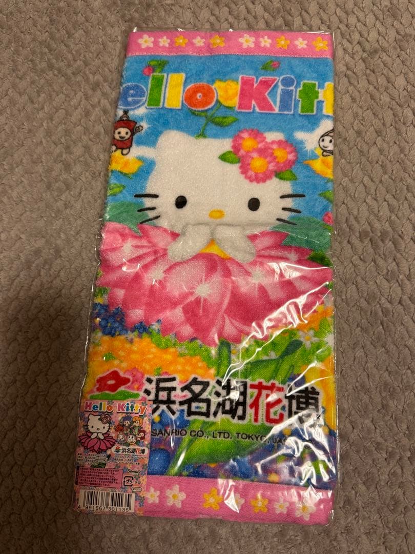 【新品未使用】ハローキティ 浜名湖花博ペア根付け＆ハンドタオルセット
