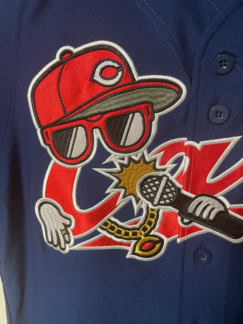 広島カープ　鈴木誠也　サイン付きユニフォーム