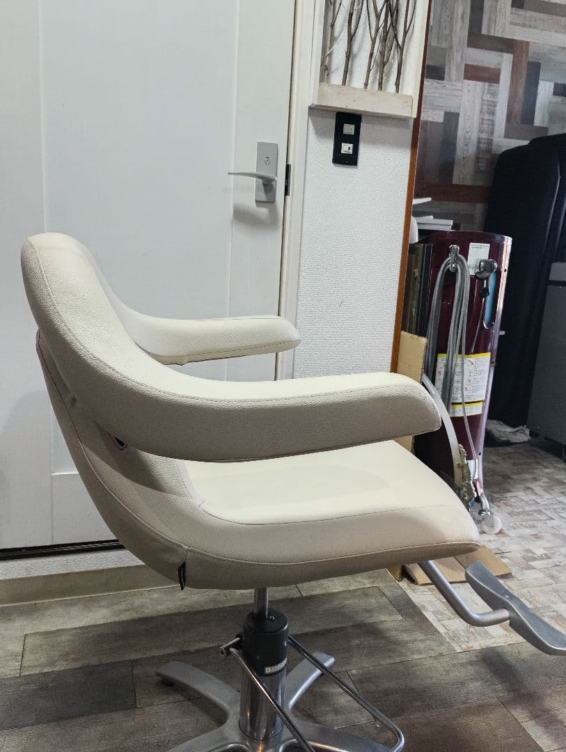 タカラベルモントスタイリングチェア②