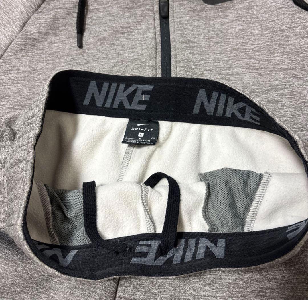 美品　NIKE グレー フード付きジャージ上下セット