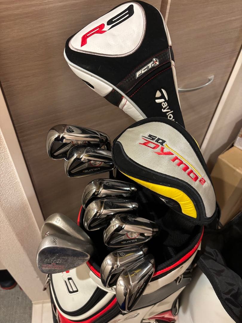 TaylorMade R9 ゴルフバッグ・クラブセット