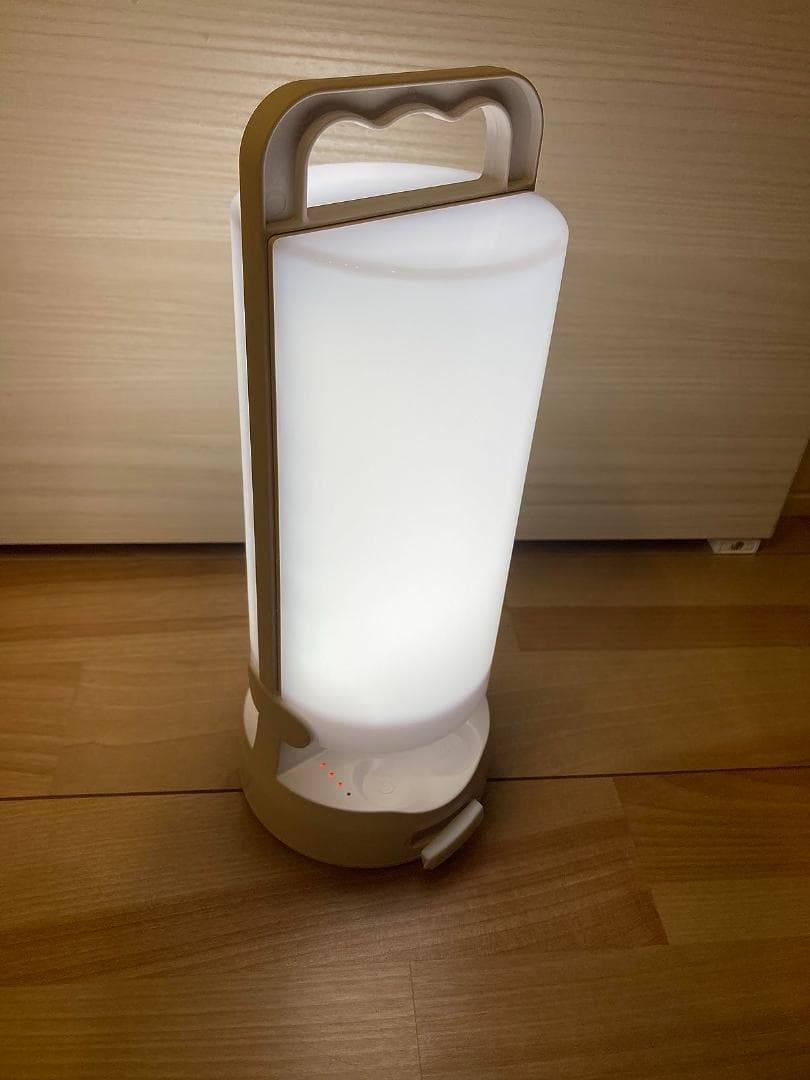 太陽光 1台2役 シンプル キャンプランタン ソーラーランタン