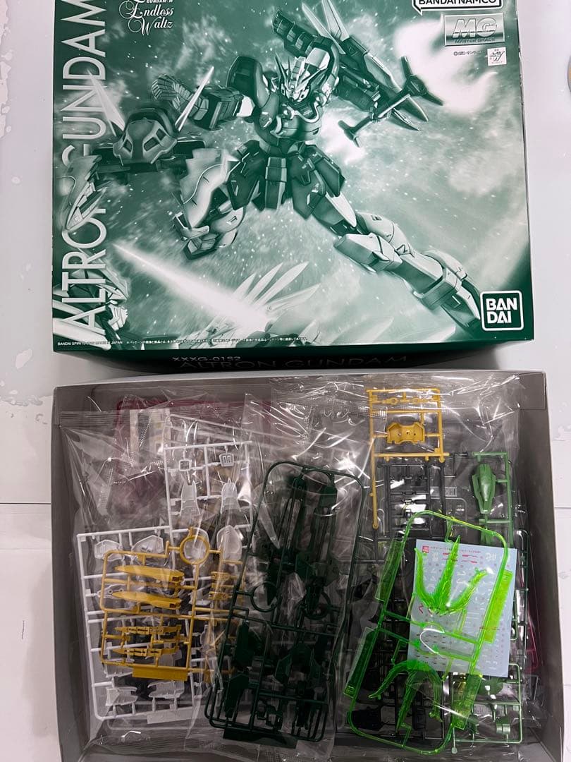 MG 1/100 アルトロンガンダム EW 【プレミアムバンダイ限定・未組立】
