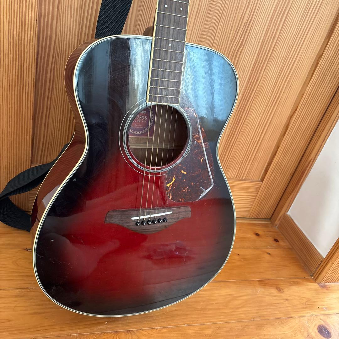 アコースティックギター レッドグラデーション