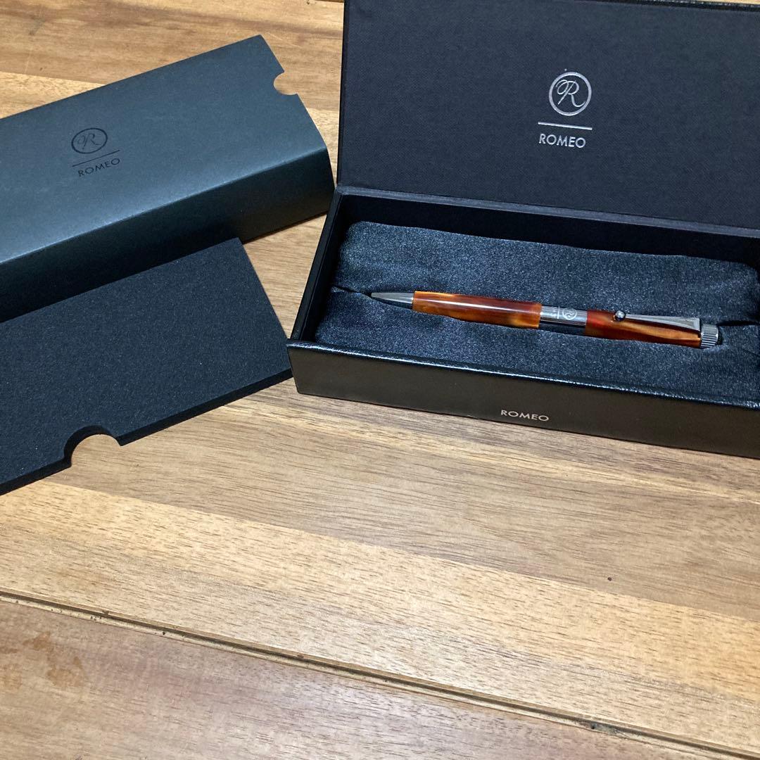 伊東屋ROMEO No.3ボールペン　イタリアンアンバー細軸　【箱付き】