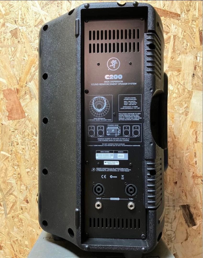 美品　Mackie (マッキー) C-200 PAスピーカー　①