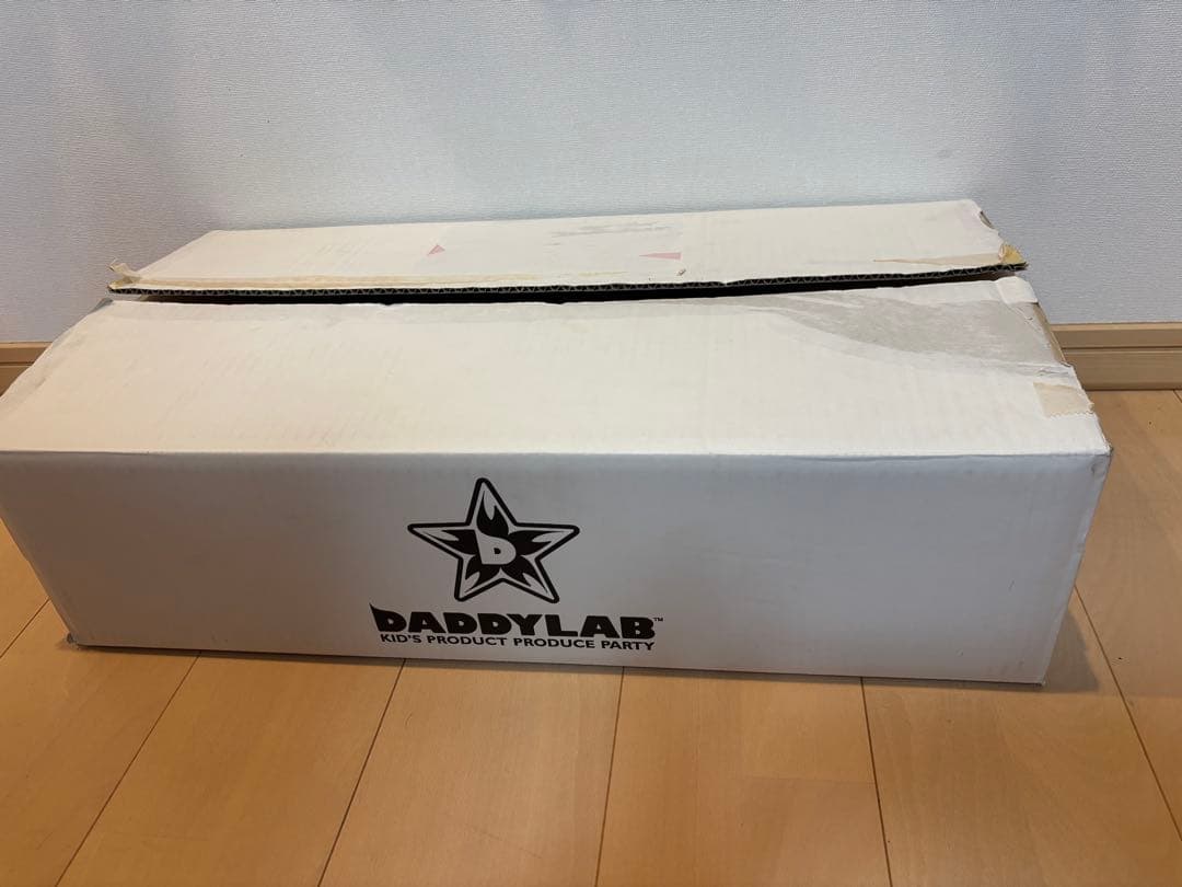 ストライダー　レーシングホイール2本　DADDYLAB 本箱あり