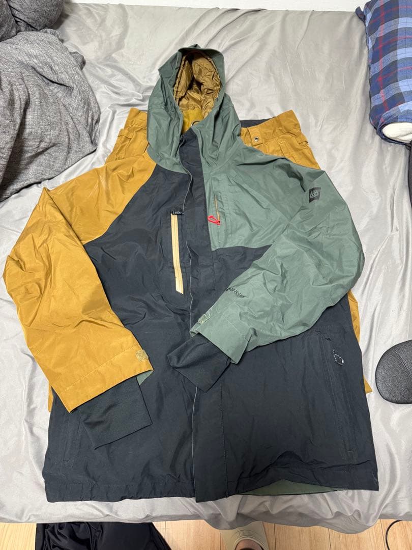 686スノーボードウェアセット（ジャケット・パンツ）