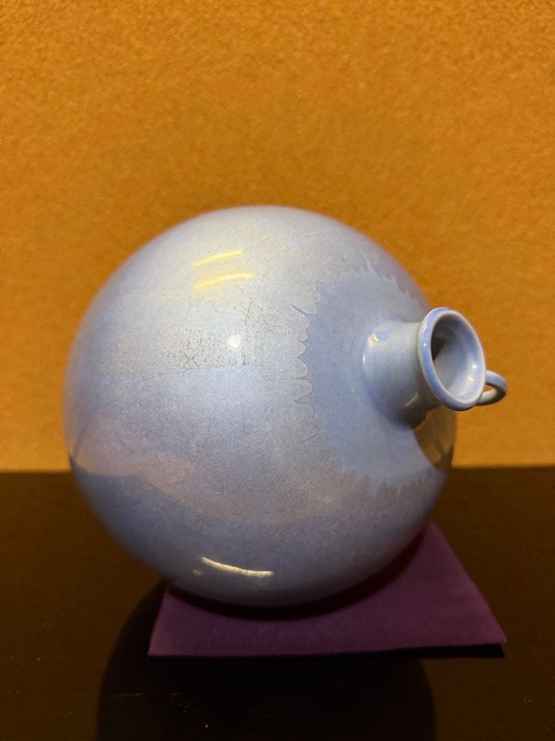 人間国宝　中田一於　淡青釉裏銀彩　壺　共箱