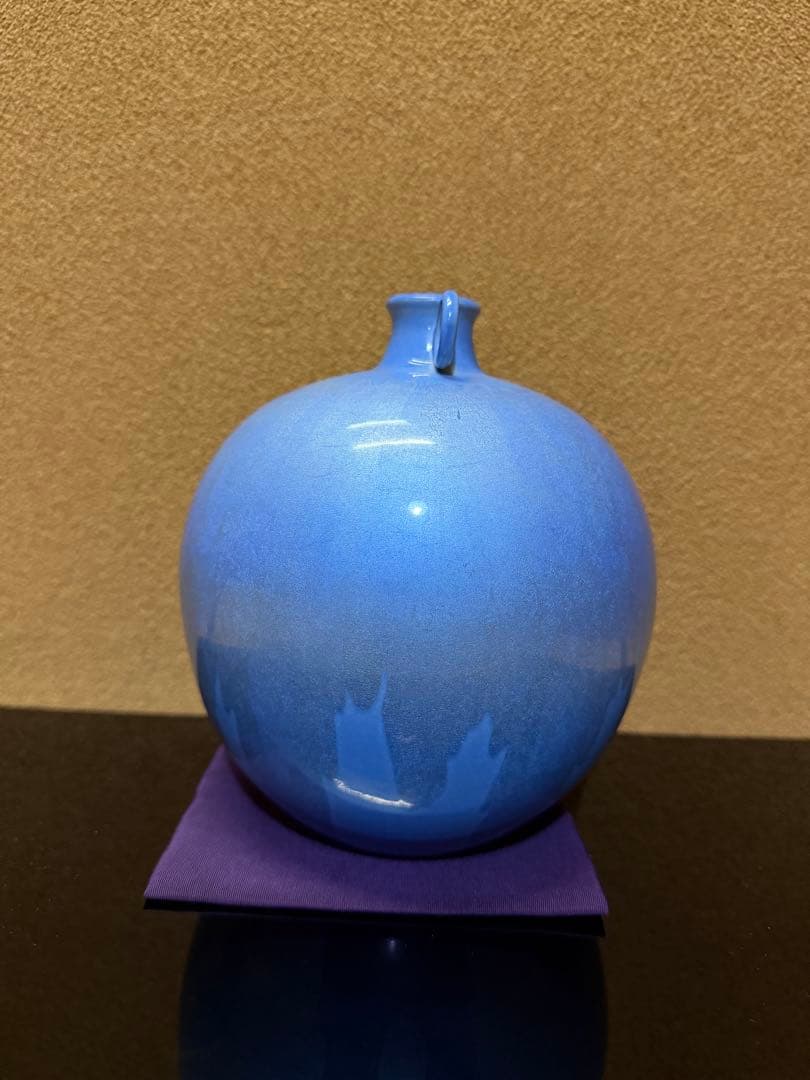 人間国宝　中田一於　淡青釉裏銀彩　壺　共箱