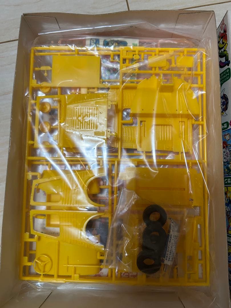 超メルカリ市終了までの出品ですDr.スランプ んちゃバン バス模型