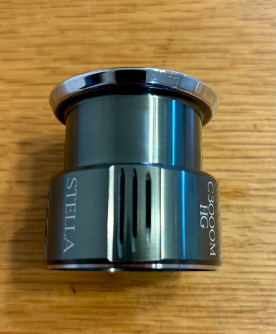 【値下げ】【送料無料】【ほぼ新品】22ステラ！C3000MHG純正スプール！