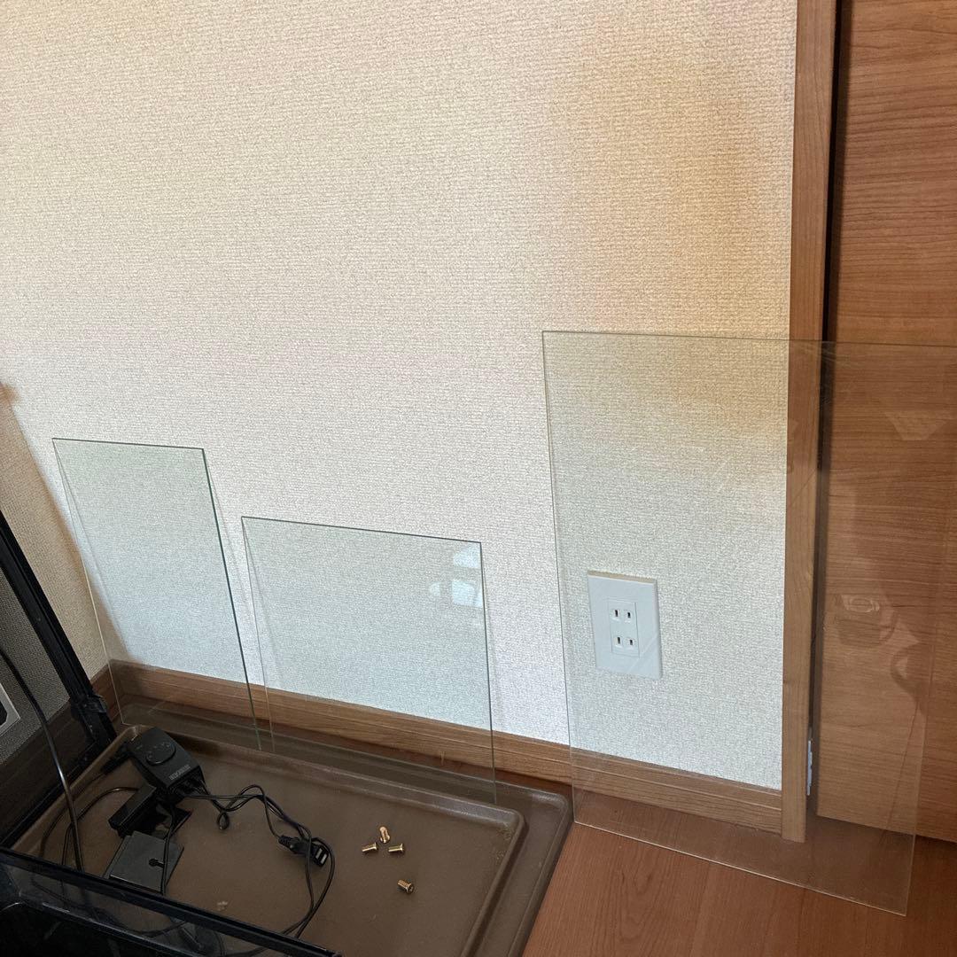 中型飼育ケージ 組み立て式 黒　ガラス製