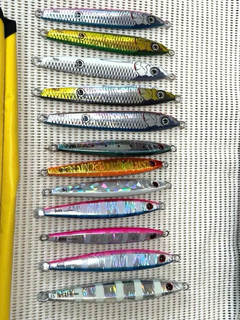 シャウト　ショーテル、イッセイ、ネコメタル