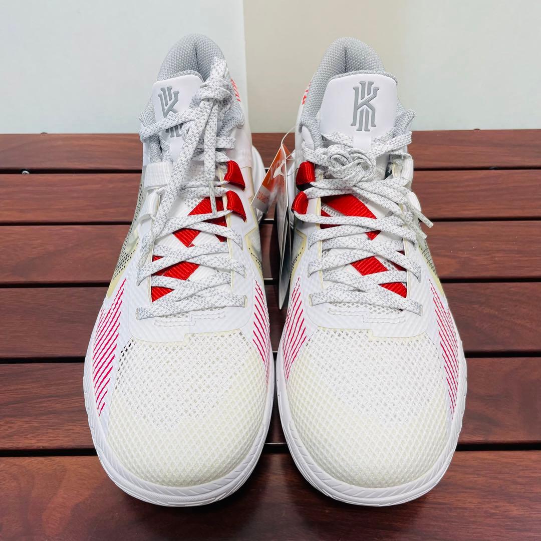 新品 NIKE スニーカー カイリー バスケットシューズ 25.5cm ナイキ