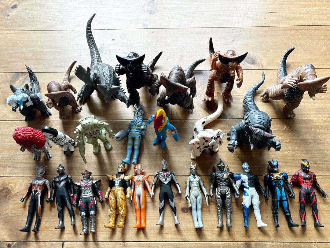ウルトラマンフィギュアセット80体。ウルトラヒーロー53体、ウルトラ怪獣27体。