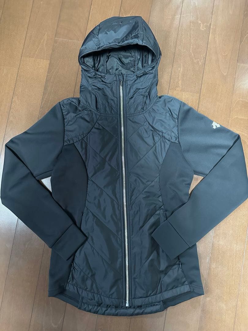 特価！！即日発送可能！ デサント　パーカー　黒　美品