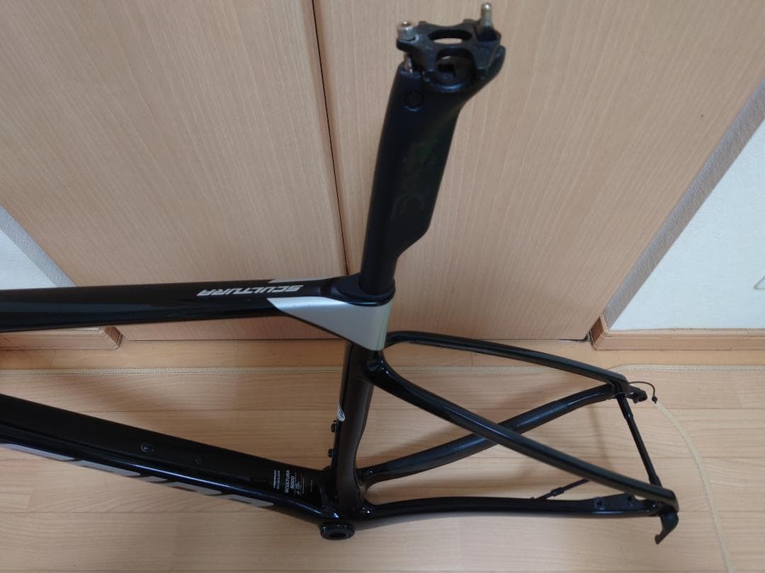 MERIDAスクルトゥーラXSサイズ完全ケーブル内蔵Di2配線バッテリー付