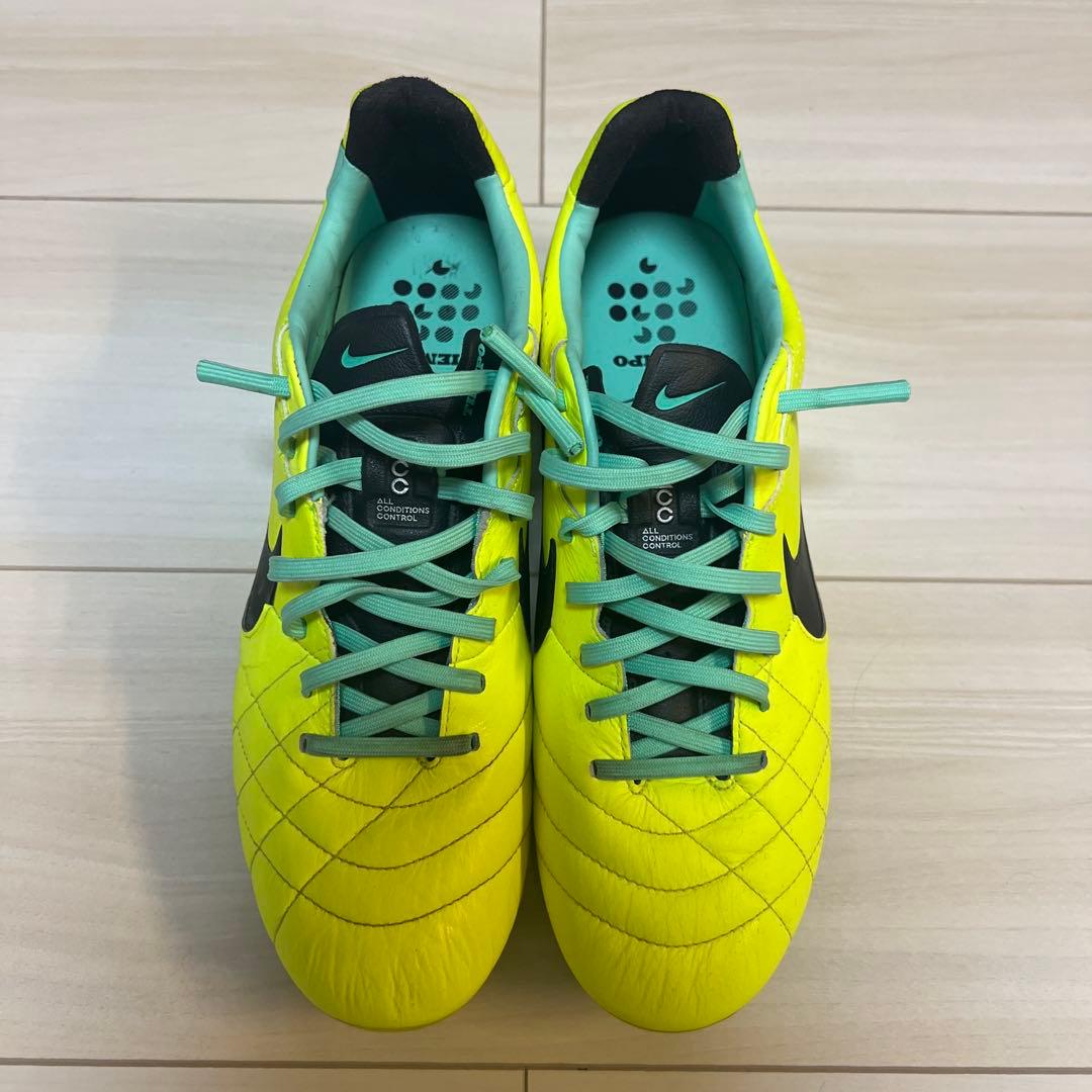 ナイキ　ティエンポレジェンド4 FG