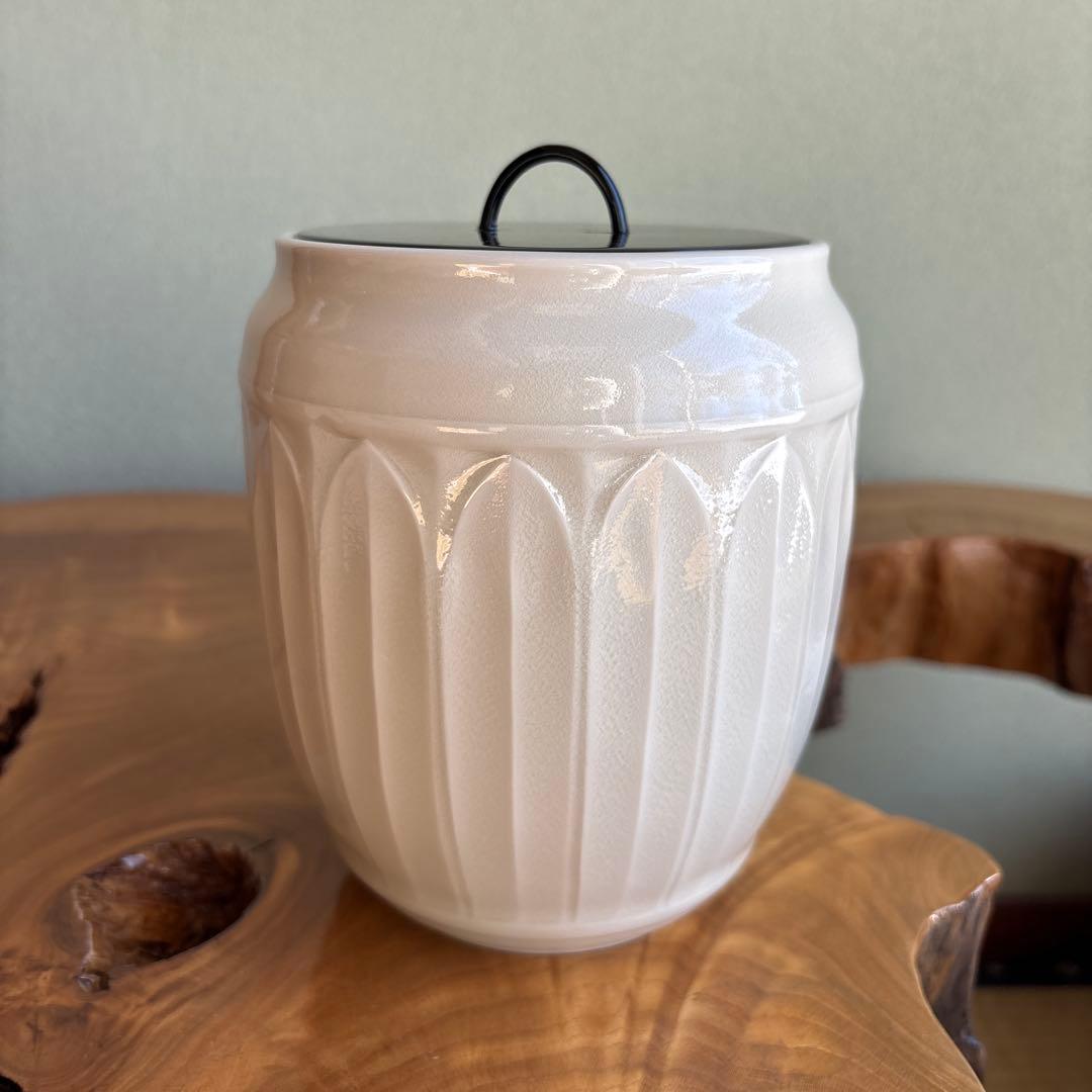 牙黄磁 しのぎ共蓋水指 加藤渓山作 茶道具 共箱
