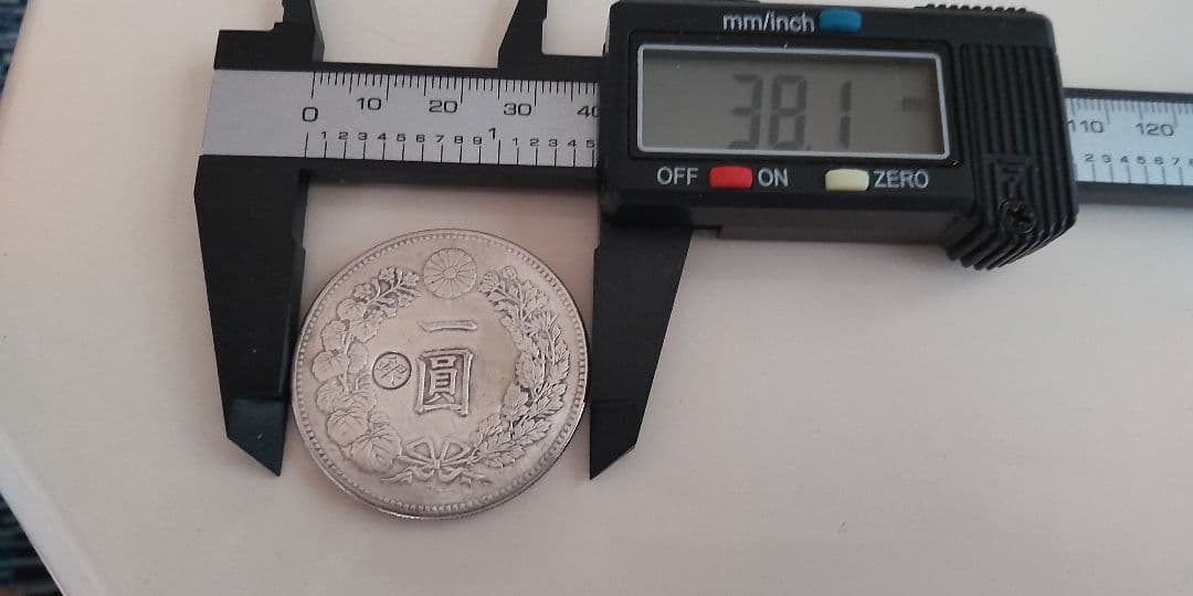 A012 明治23年 丸銀 1円銀貨 古銭