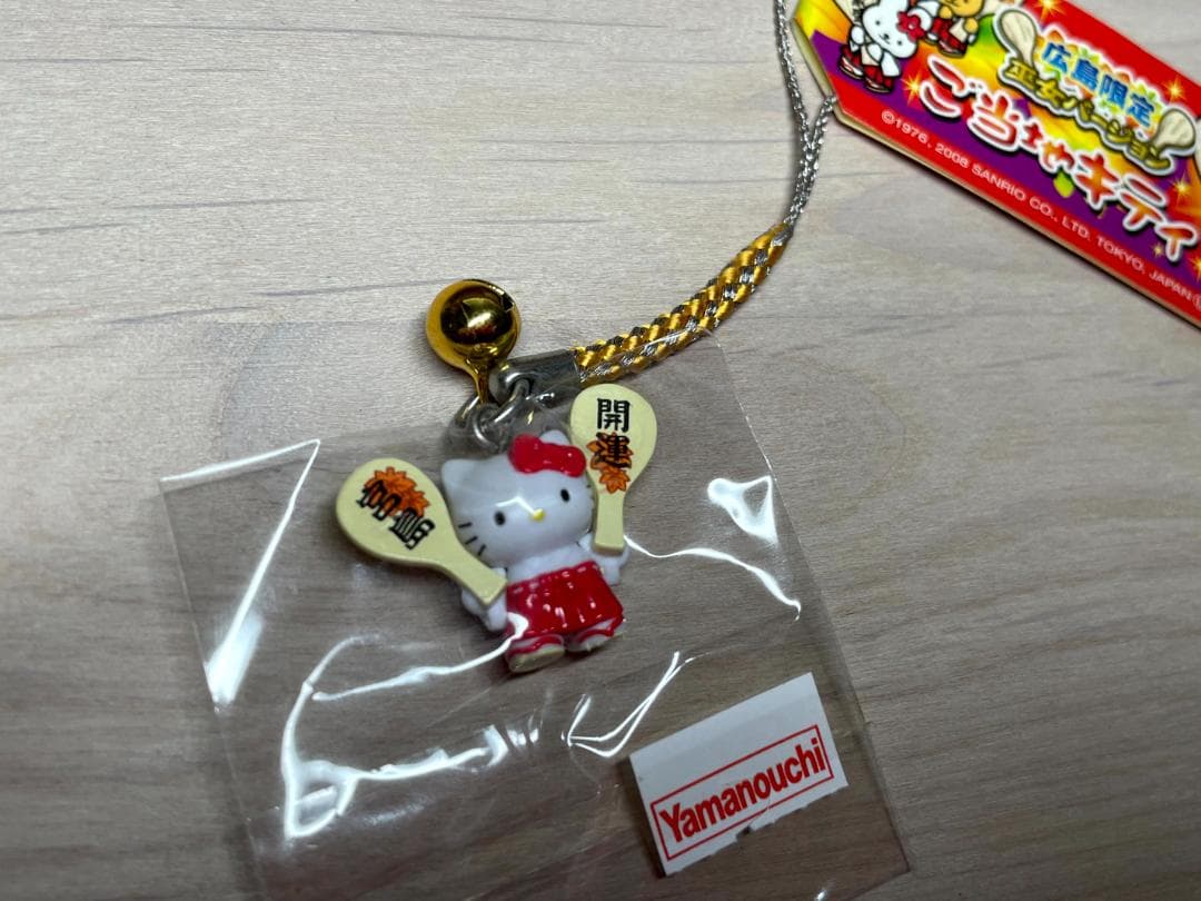 ご当地キティ　ハローキティ 　広島限定　　根付けストラップ