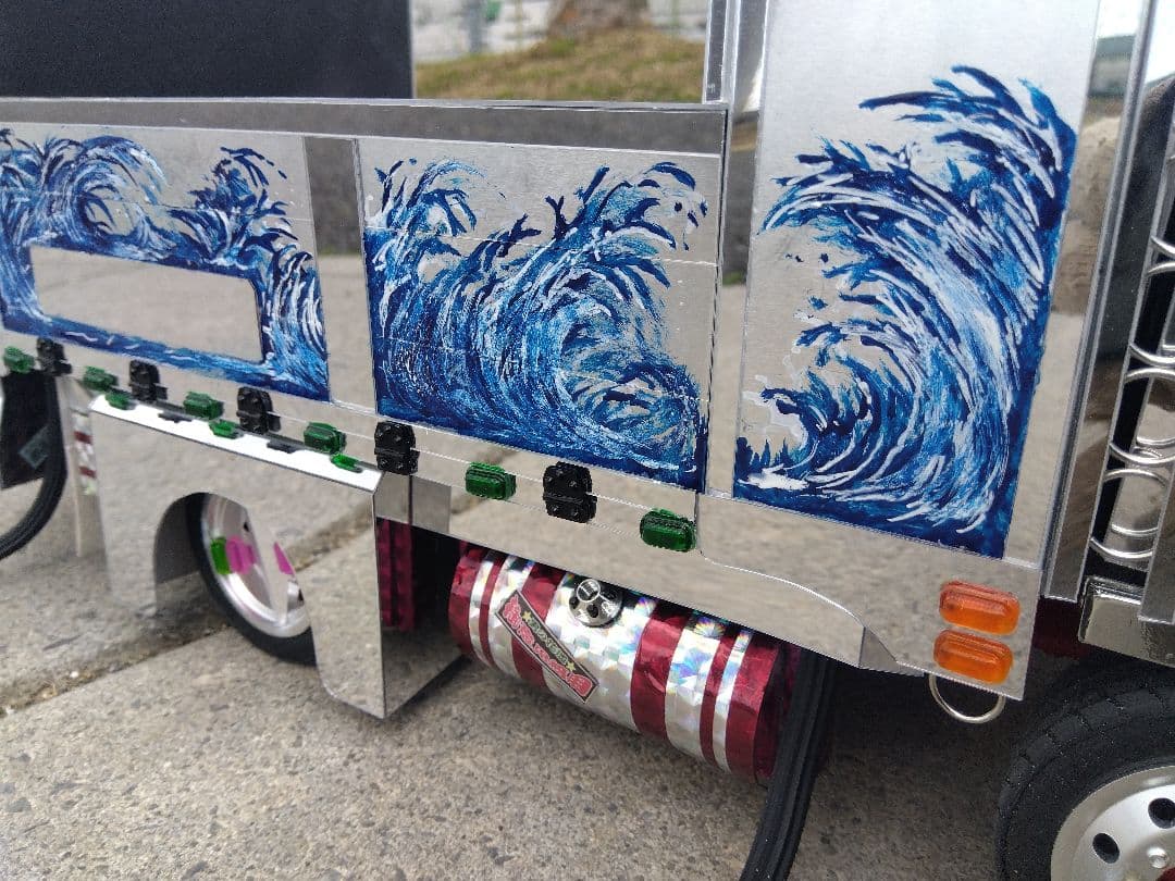 （本日取り下げます）ムネトラ模型　カクキャンター　２トン平ボディー