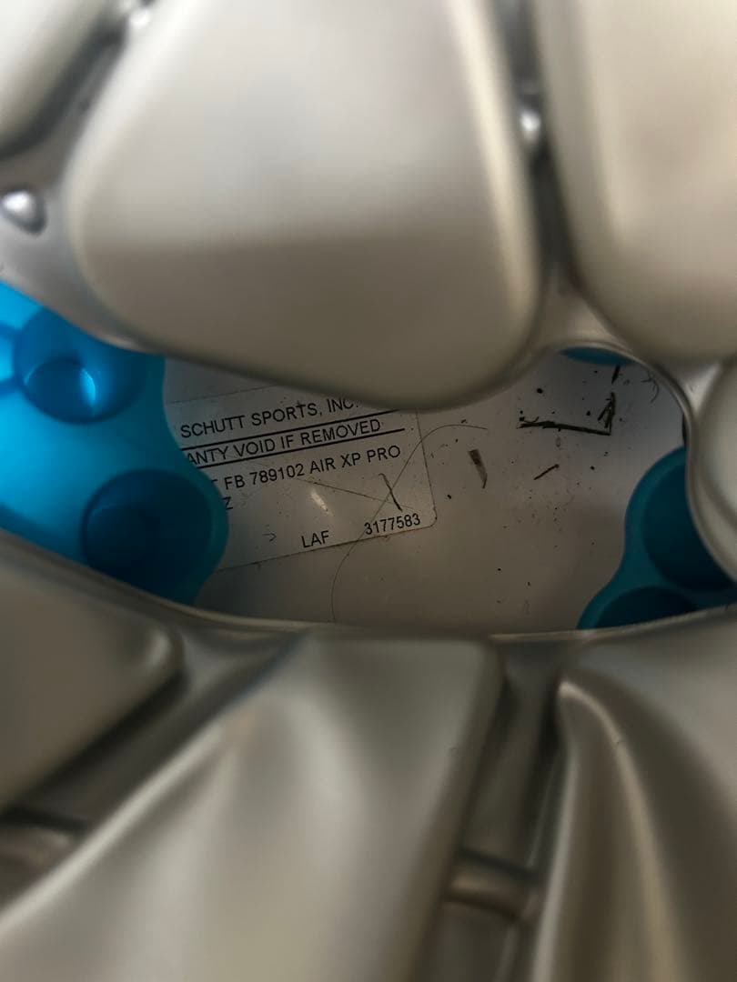 【最終値下げ】アメリカンフットボール ヘルメット ホワイト