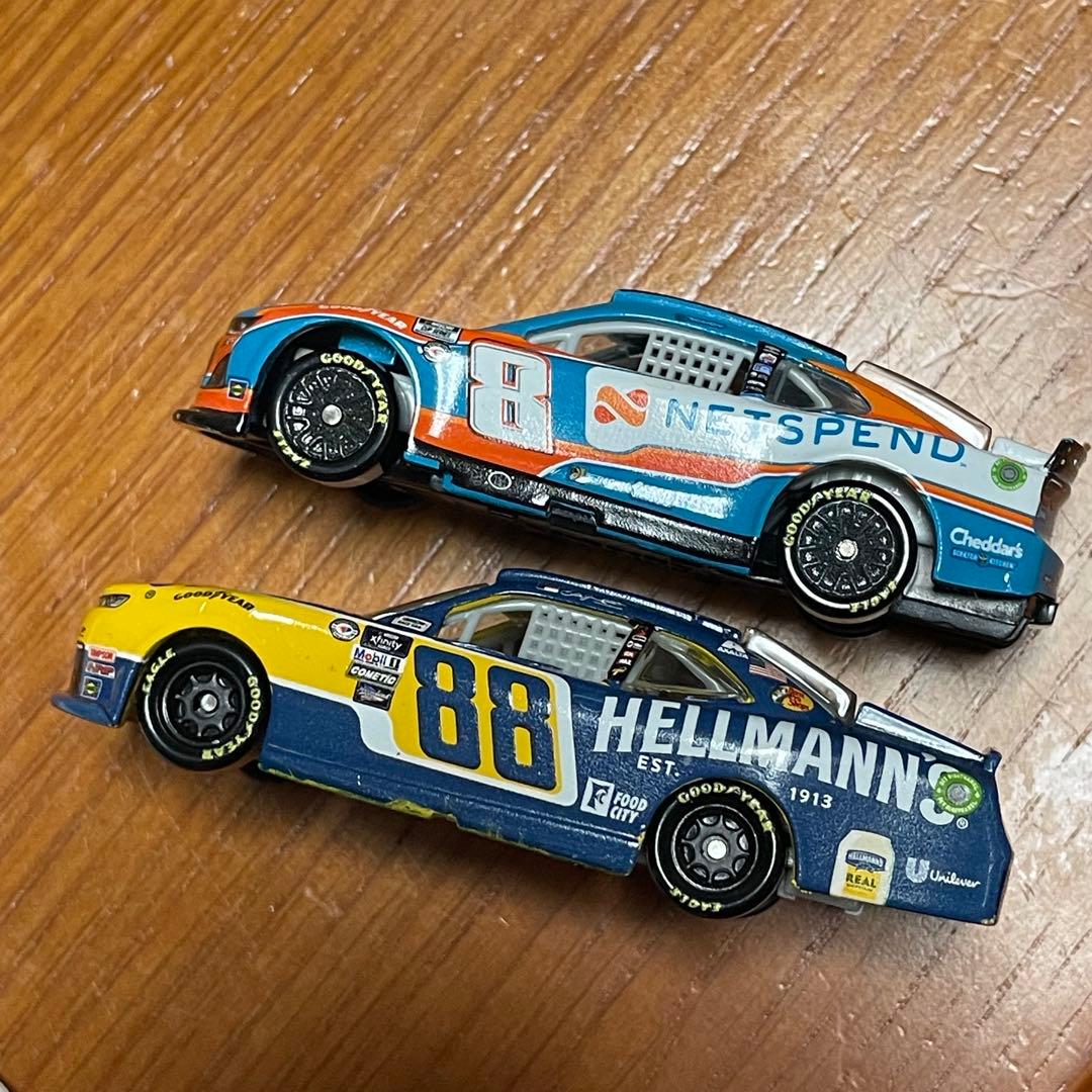 ナスカー 1/64 CUP CAR xfinity CAR 比較