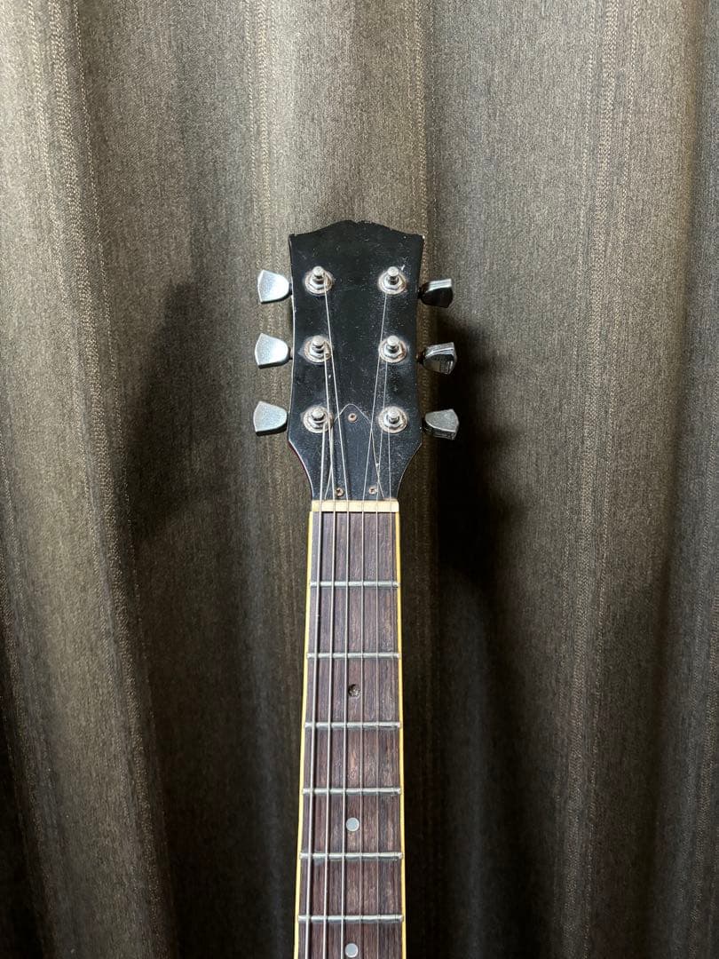 セミアコースティックギター