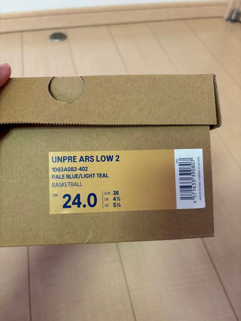 24センチ　アシックス　UNPRE ARS