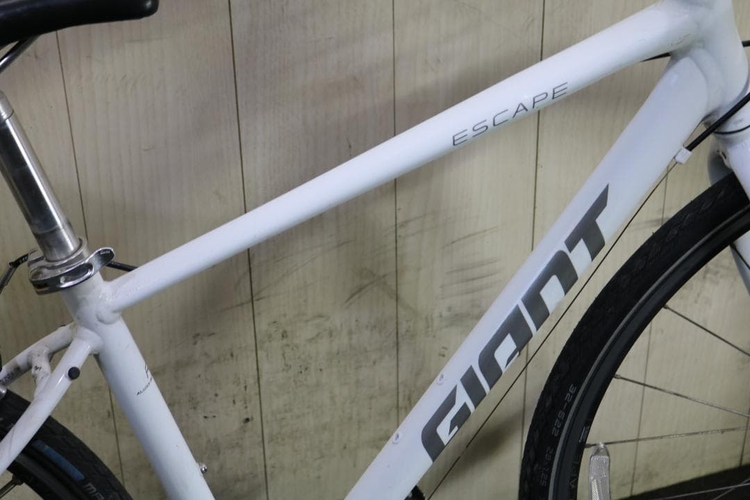 GIANT ESCAPE R3 700C アルミ 24速 430mm 白クロス