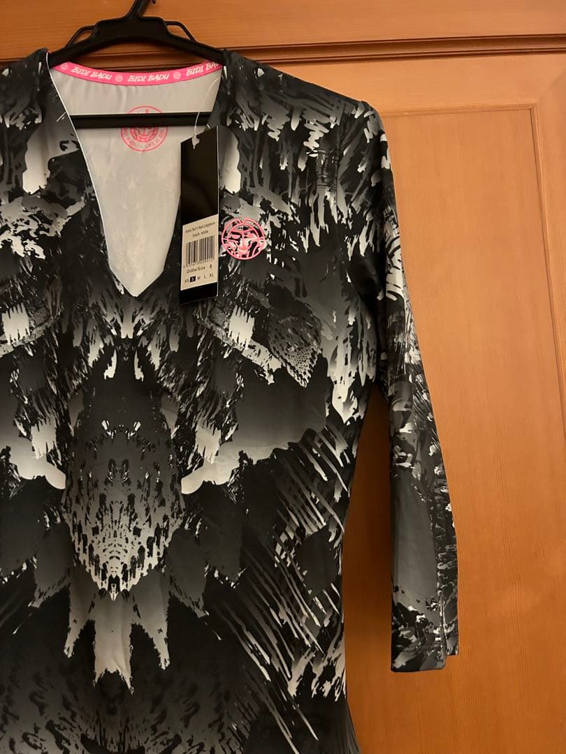 ビディバドゥ　テニスウェア　柄トップス　US-Sサイズ　新品