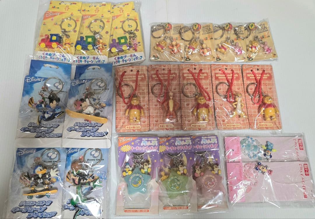 未開封ディズニー ミッキーマウス くまの プーさん レアグッズセット ストラップ