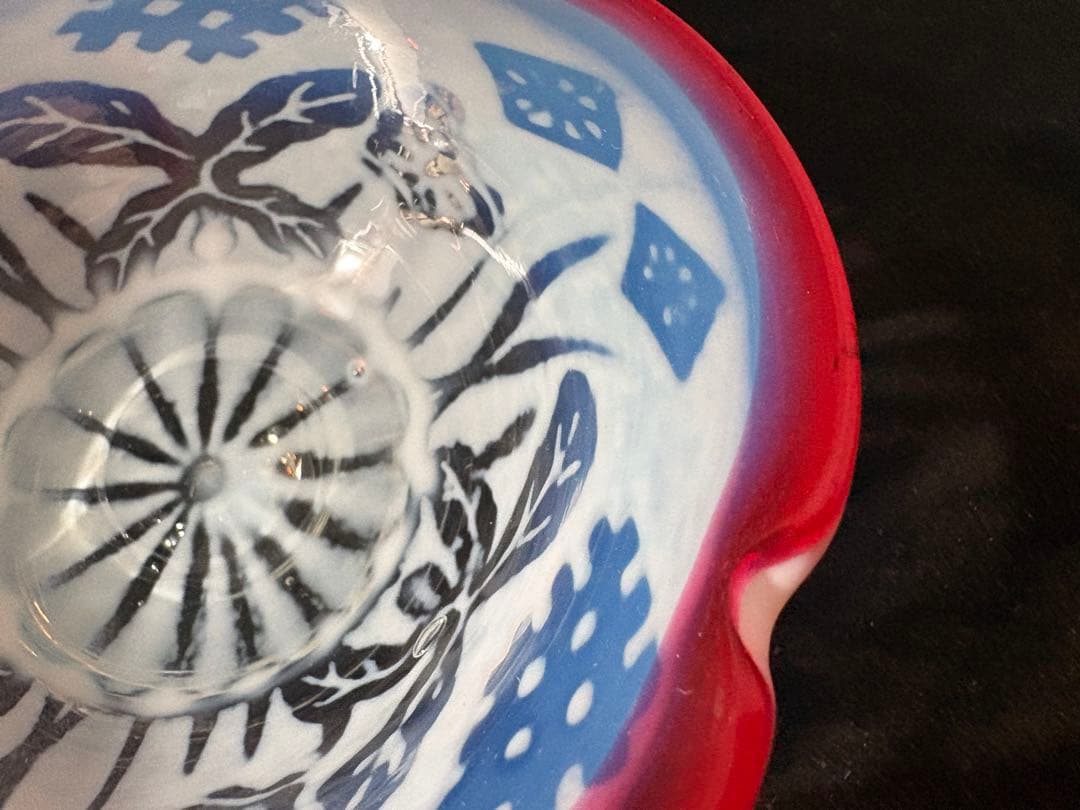 大正ガラス　和ガラス　菖蒲に蝶透かしウランガラス 桃色乳白氷コップ 12cm