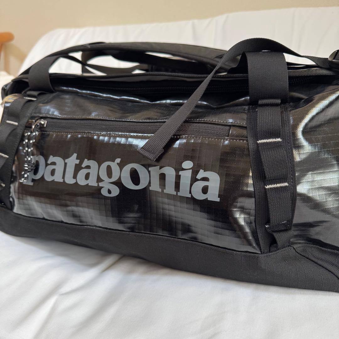 【極美品】patagonia ブラックホール ダッフル 40L ブラック　廃盤