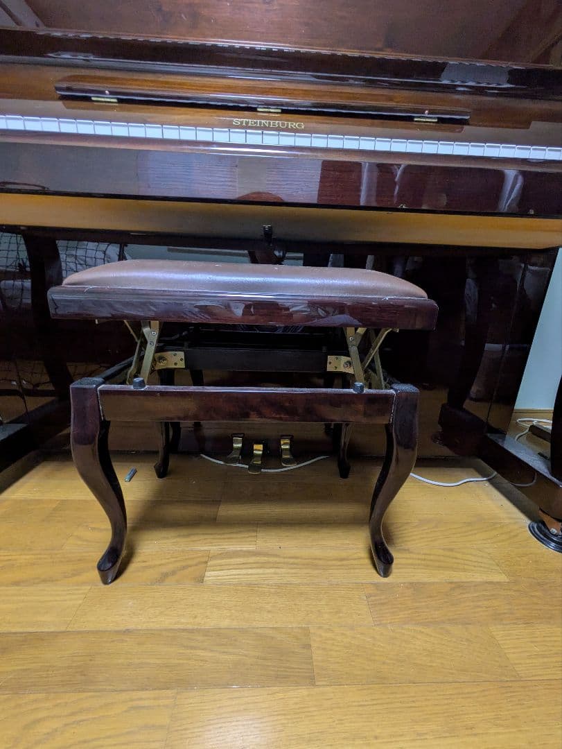 STEINBURG　アップライトピアノ　猫足　ダークウォールナット　木目調