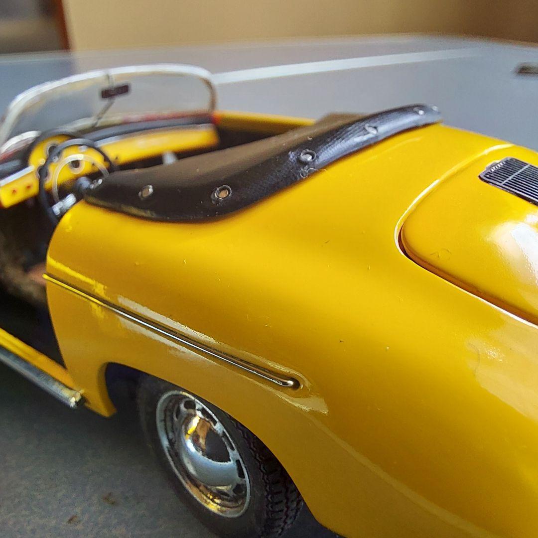 ポルシェ 356 イエロー オープンカー